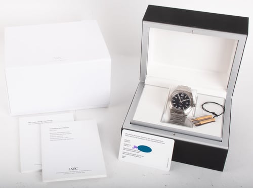 Box / Paper shot of Ingenieur