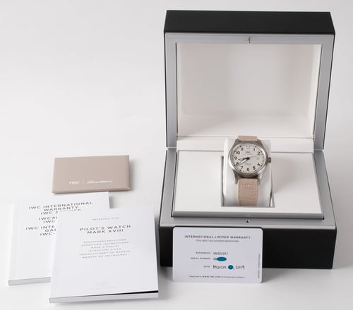 Box / Paper shot of Pilot's Watch Mark XVIII