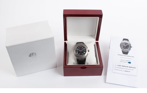 Box / Paper shot of Ingenieur Chronograph AMG