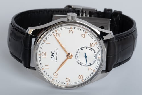 Front View of Portugieser Auto 40