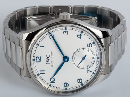 Front View of Portugieser Auto 40