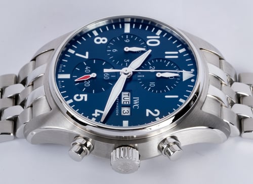 Crown Side Shot of Pilot's Chrono 41