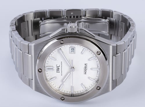 Front View of Ingenieur Automatic 40