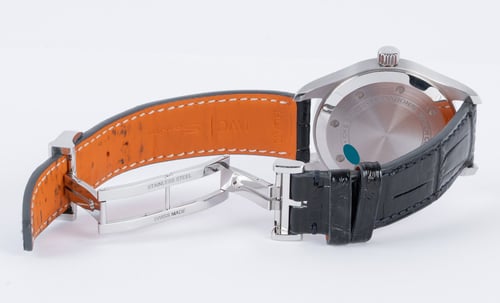 Open Clasp Shot of Pilot's Automatic 36