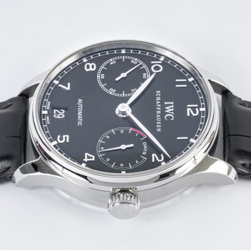 Crown Side Shot of Portugieser 7-Day