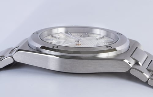 9' Side Shot of Ingenieur Automatic 40