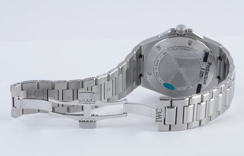 Open Clasp Shot of Ingenieur 40