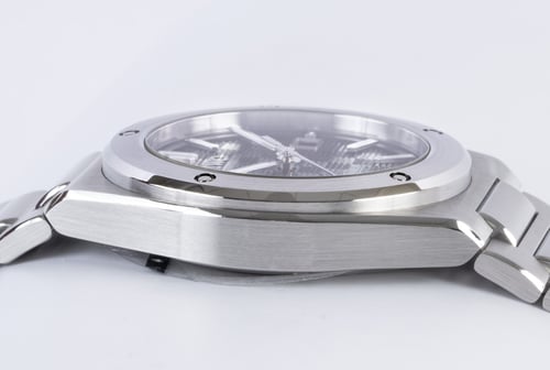 9' Side Shot of Ingenieur 40