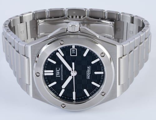 Front View of Ingenieur 40