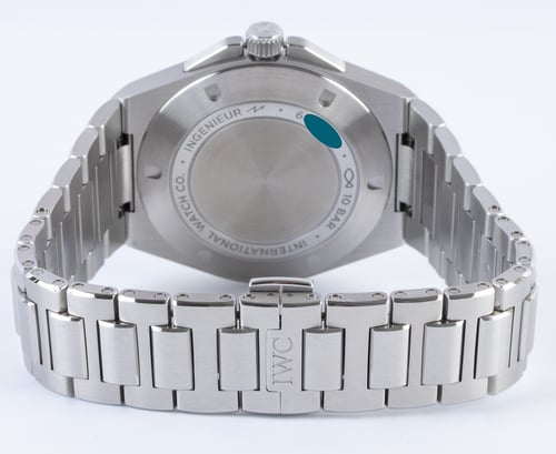 Rear / Band View of Ingenieur 40