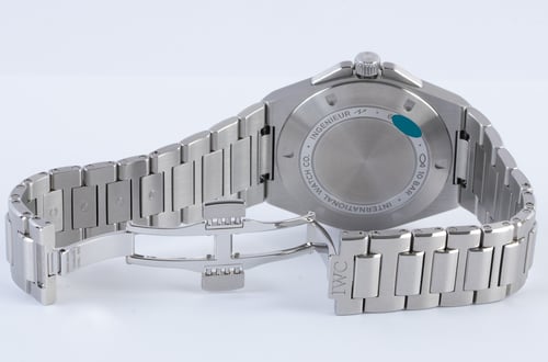 Open Clasp Shot of Ingenieur 40