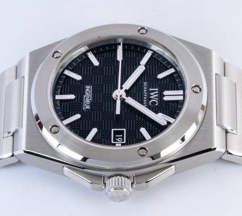 Crown Side Shot of Ingenieur 40