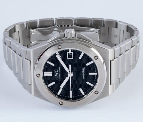 Front View of Ingenieur 40