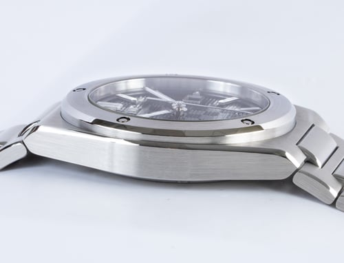 9' Side Shot of Ingenieur 40
