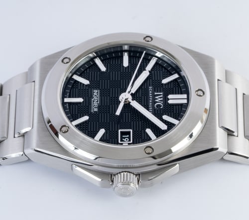Crown Side Shot of Ingenieur 40