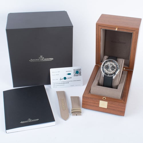 Box / Paper shot of Polaris Chronograph