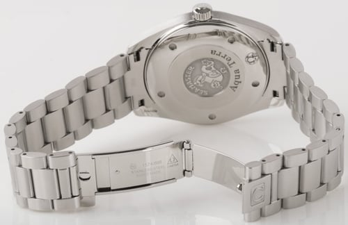 Open Clasp Shot of Seamaster Aqua Terra