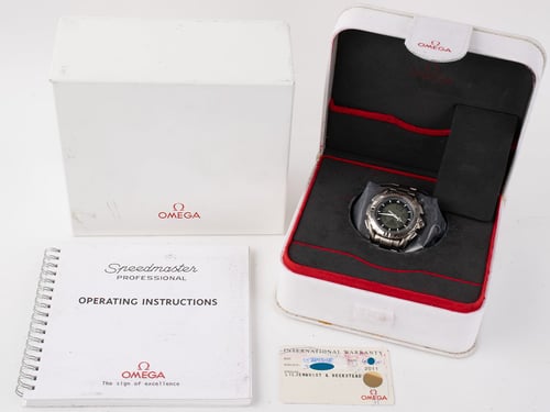 Box / Paper shot of Speedmaster X-33