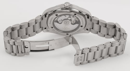 Open Clasp Shot of Seamaster Aqua Terra 39 MM