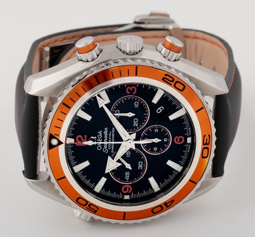 Front View of Seamaster Planet Ocean Chronograph