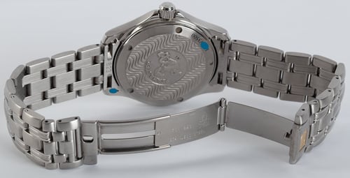 Open Clasp Shot of Seamaster 120 Jacques Mayol Limited Edition