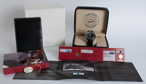 Box / Paper shot of Seamaster Planet Ocean XL 'Casino Royale'