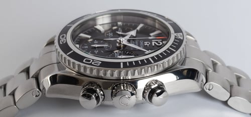 Crown Side Shot of Seamaster Planet Ocean Chronograph 38MM