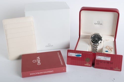 Box / Paper shot of Speedmaster Date
