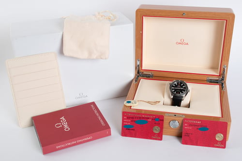 Box / Paper shot of Seamaster Planet Ocean