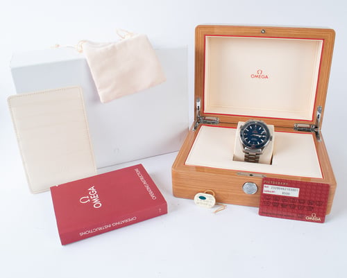 Box / Paper shot of Seamaster Planet Ocean Big Size