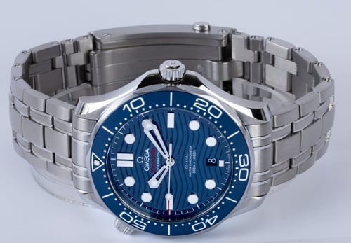 Front View of Seamaster Diver 300M