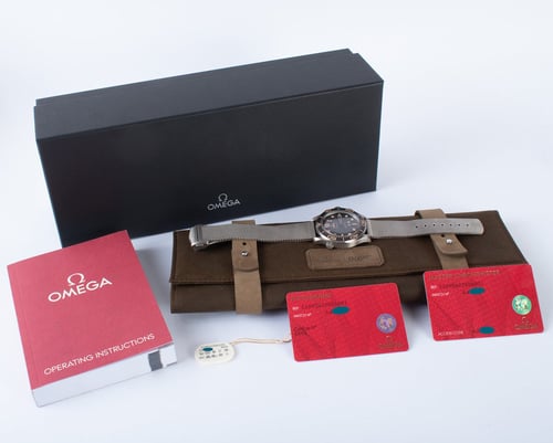Box / Paper shot of Seamaster 007 Edition 'No Time to Die'
