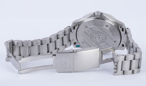 Open Clasp Shot of Seamaster GMT 'Great White'