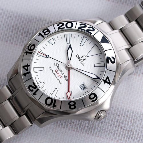 Stylied photo of  of Seamaster GMT 'Great White'