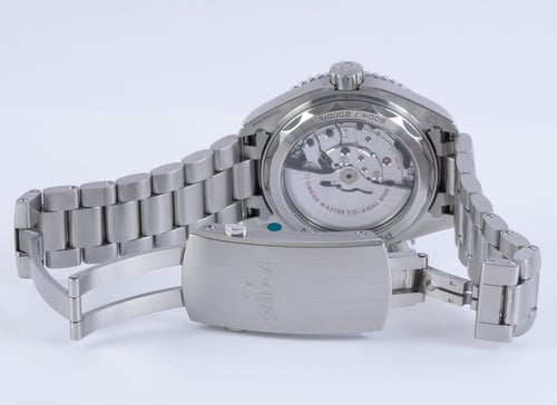 Open Clasp Shot of Seamaster Planet Ocean Master 43.5MM