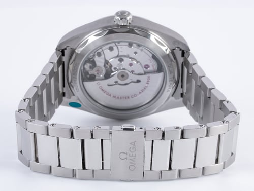 Rear / Band View of Seamaster Aqua Terra Master 41MM Green