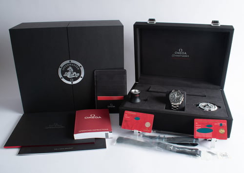 Box / Paper shot of Speedmaster Legendary Moonwatch