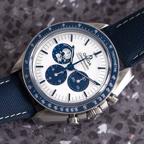 Stylied photo of  of Speedmaster 'Silver Snoopy Award'