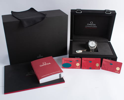 Box / Paper shot of Speedmaster Moonwatch Professional Co-Axial Master Chronometer