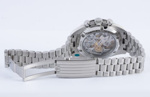 Open Clasp Shot of Speedmaster Moonwatch Professional Co-Axial Master Chronometer