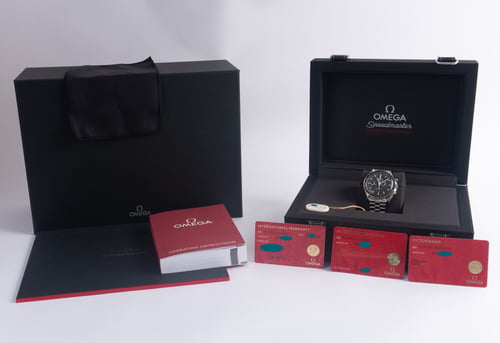 Box / Paper shot of Speedmaster Moonwatch Professional Co-Axial Master Chronometer