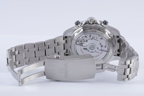 Open Clasp Shot of Seamaster Diver Chrono