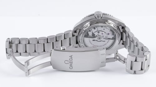 Open Clasp Shot of Seamaster Planet Ocean Master 43.5MM