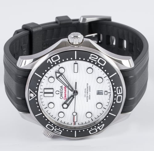 Front View of Seamaster Diver 300M