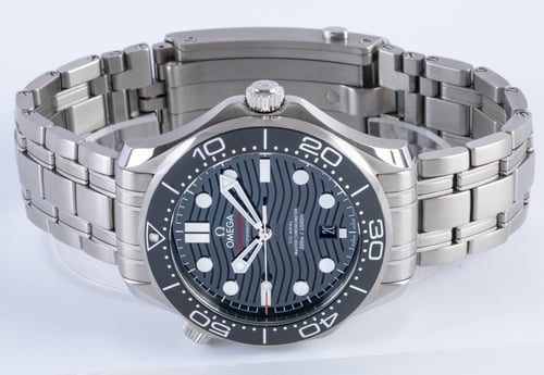 Front View of Seamaster Diver 300M