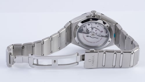 Open Clasp Shot of Constellation 41 'Meteorite'