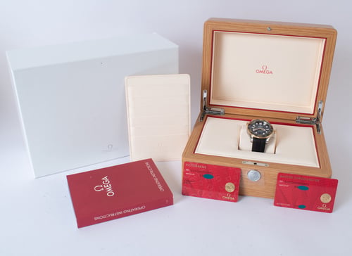 Box / Paper shot of Seamaster Diver 300M