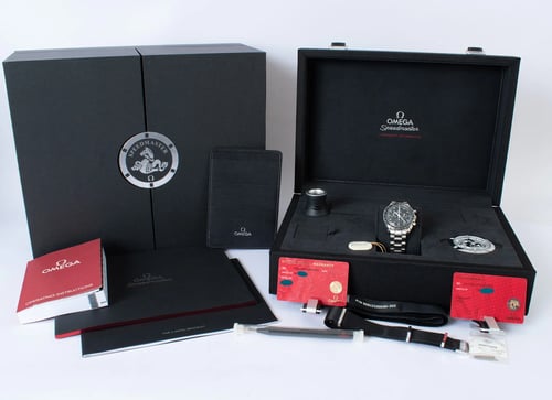 Box / Paper shot of Speedmaster Legendary Moonwatch
