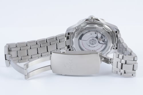 Open Clasp Shot of Seamaster Diver 300M