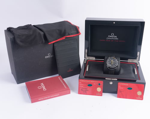 Box / Paper shot of Speedmaster Apollo 8 'Dark Side of the Moon'